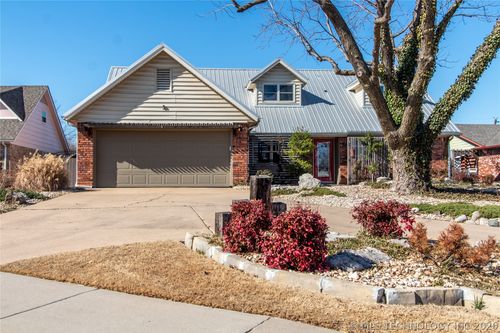 9043 28th St, Tulsa, OK, 74129-6801 | Card Image