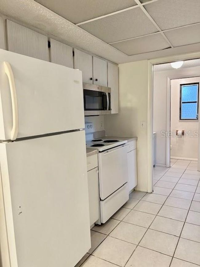 Kitchen | Image 12