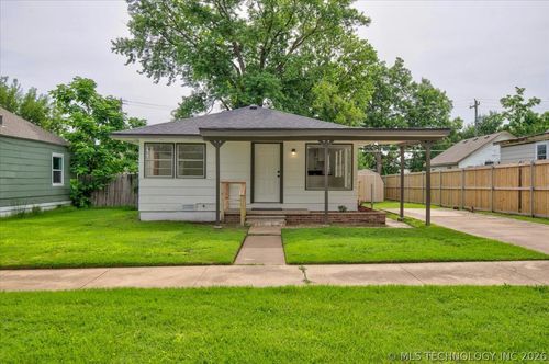 104 S Cheyenne Ave, Bartlesville, OK, 74003-2405 | Card Image