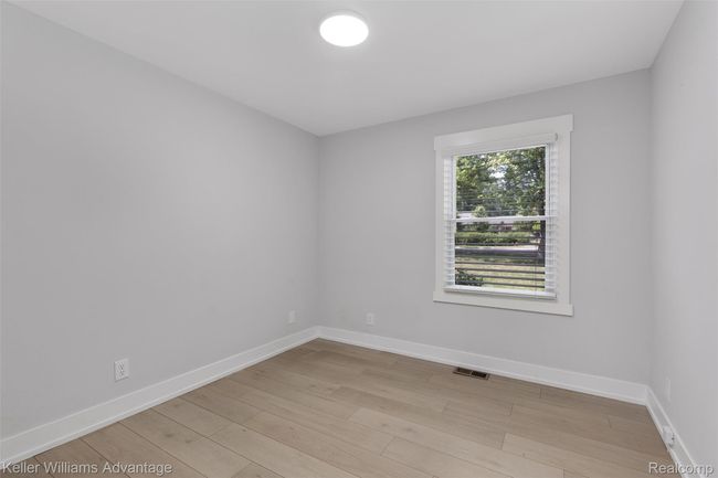 10-41415 Five Mile Rd Plymouth 0006.jpg | Image 25