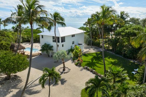 83407 Old Hwy, Islamorada, FL, 33036-3516 | Card Image