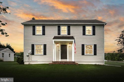 6927 York Rd, ABBOTTSTOWN, PA, 17301-9577 | Card Image