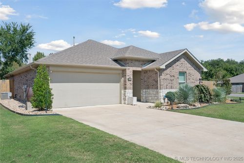 8461 Dunnwood Rd, Claremore, OK, 74019-7546 | Card Image