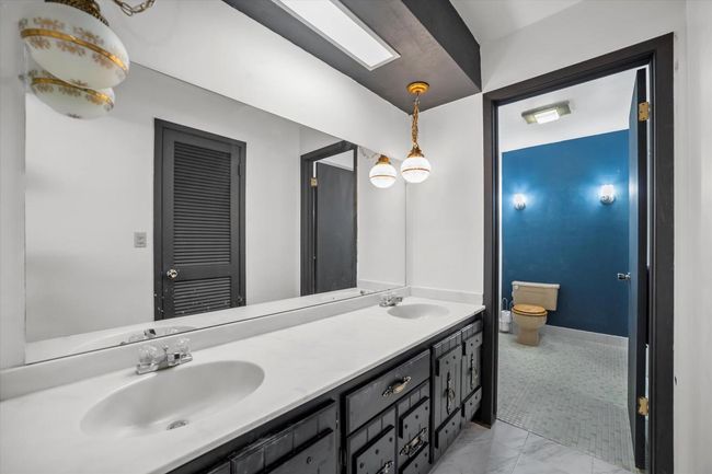 5309 S Somerset Lane, Condo with 2 bedrooms, 2 bathrooms and null parking in Greenfield WI | Image 23