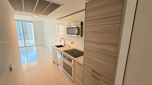 apt-2300-1300 Brickell Bay Dr, Miami, FL, 33131-3393 | Card Image