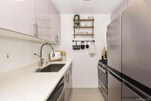 apt-4l-18-15 215th St, Bayside, NY, 11360-2132 | Card Image