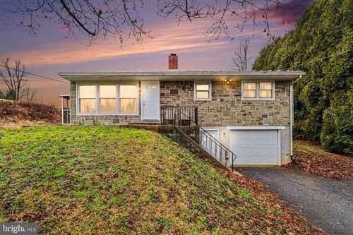 1949 Millersville Rd, LANCASTER, PA, 17603-9542 | Card Image