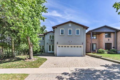 151 Old Surrey Lane, Richmond Hill, ON, L4C6R9 | Card Image