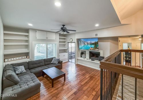 unit-311-3318 Darby St, Simi Valley, CA, 93063-5327 | Card Image