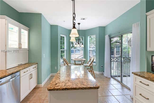 APT-1523 - 4 Indigo Run Dr, Condo with 2 bedrooms, 2 bathrooms and null parking in Hilton Head Island SC | Image 9