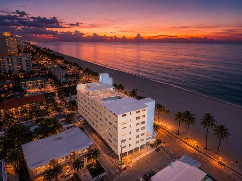 501-300 Oregon St, Hollywood, FL, 33019-2037 | Card Image