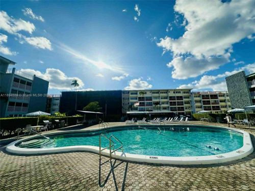 apt-404a-215 Se 3rd Ave, Hallandale Beach, FL, 33009-5671 | Card Image