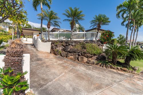 824 Ikena Cir, Honolulu, HI, 96821-2552 | Card Image