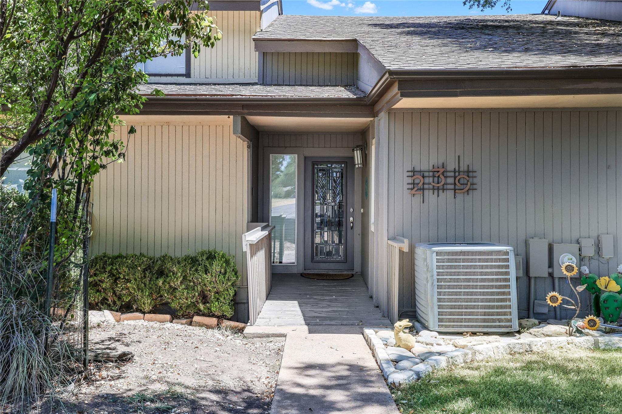 Residential in Point Venture 3