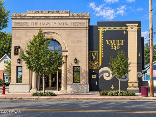 240 Main Ave, Hawley, PA, 18428-1328 | Card Image
