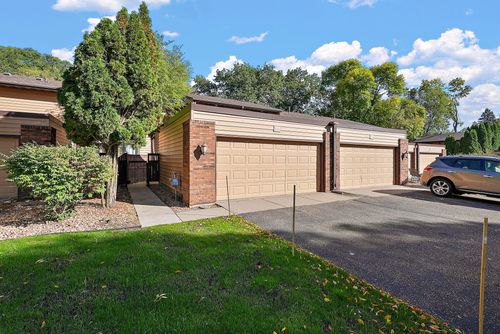4731 Spring Cir, Minnetonka, MN, 55345-3416 | Card Image