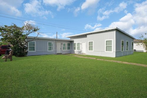 1753 W 6th St, Freeport, TX, 77541-5016 | Card Image