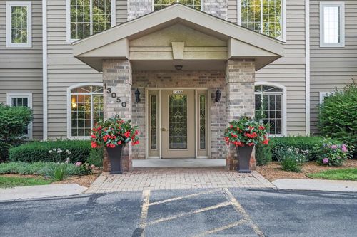 303-13050 W Bluemound Road, Elm Grove, WI, 53122 | Card Image
