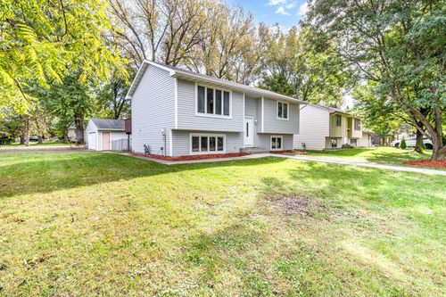 3120 Greenbrier St, Little Canada, MN, 55117-1214 | Card Image