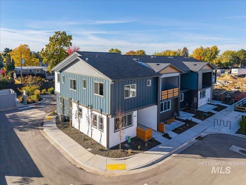 1408 N Cole Cottage Ln, Boise, ID, 83704-8984 | Card Image
