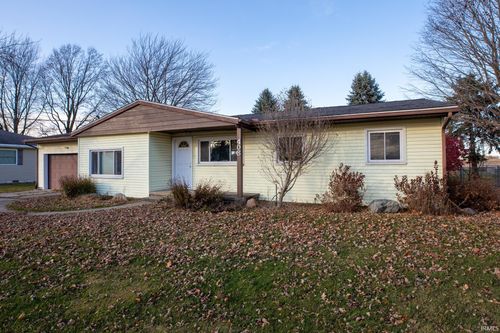 408 W Harrison St, Mentone, IN, 46539-9704 | Card Image