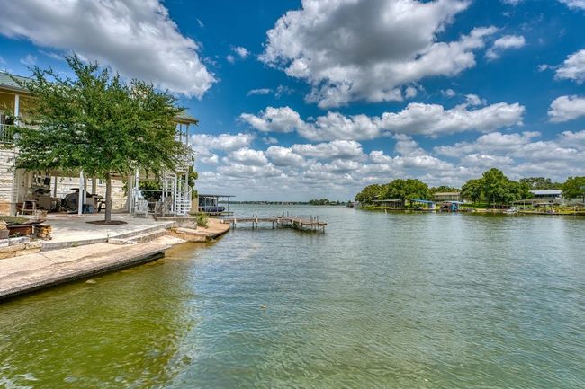 134 Glen Oaks Dr, House other with 3 bedrooms, 4 bathrooms and null parking in Sunrise Beach TX | Image 4