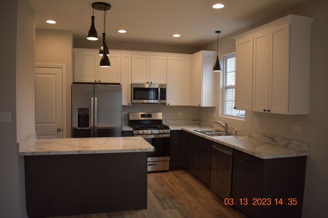 200 Crystal Ln, House other with 3 bedrooms, 3 bathrooms and 2 parking in Steger IL | Image 6
