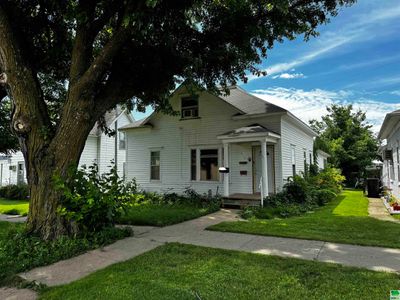 419 W Cedar St, Home with 0 bedrooms, 0 bathrooms and null parking in Cherokee IA | Image 1