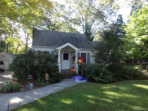 271 Lilac Ln, Smithtown, NY, 11787-4412 | Card Image
