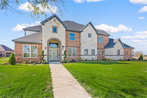 828 Mallard Pointe Dr, Cedar Hill, TX, 75104-8265 | Card Image