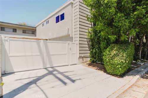 4405 Ventura Canyon Ave, Sherman Oaks, CA, 91423-3733 | Card Image