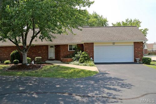 372 Windsor Pl, Saint Peters, MO, 63376-1584 | Card Image