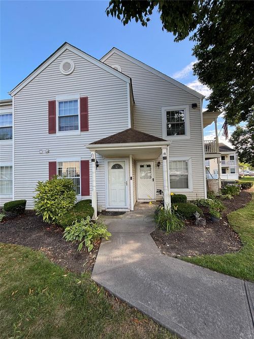 172 Fairview Cir, Middle Island, NY, 11953-2349 | Card Image