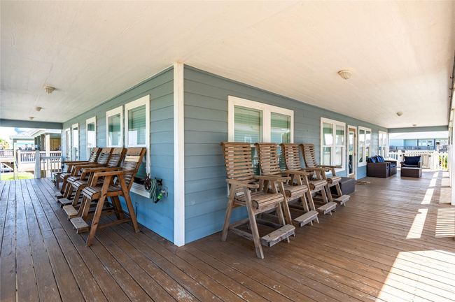 876 Kahla Dr, House other with 5 bedrooms, 2 bathrooms and 2 parking in Crystal Beach TX | Image 7