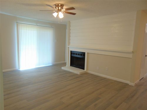 1008-8109 Skillman St, Dallas, TX, 75231-2833 | Card Image