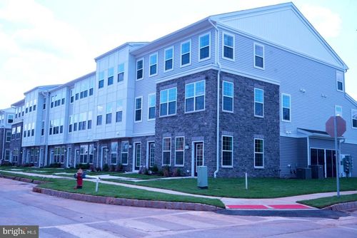 161 Stoutsburg Blvd, PENNINGTON, NJ, 08534-3001 | Card Image