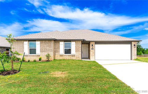 1411 E 149th Pl S, Glenpool, OK, 74033-4482 | Card Image