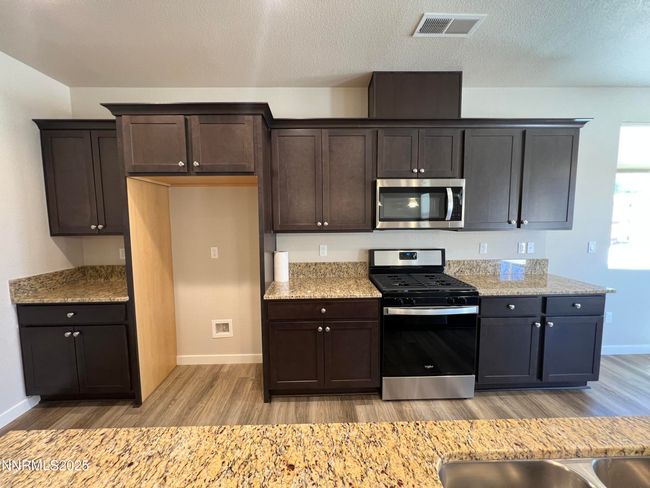 576 Country Hollow Dr, House other with 3 bedrooms, 2 bathrooms and 2 parking in Fernley NV | Image 10