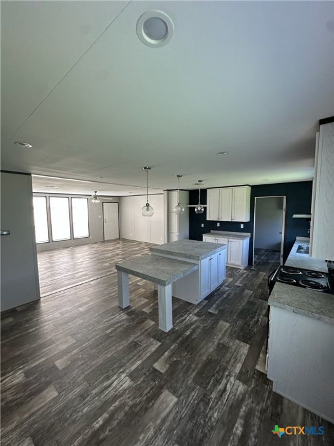 19656 Us Highway 77 S, House other with 3 bedrooms, 2 bathrooms and null parking in Yoakum TX | Image 9