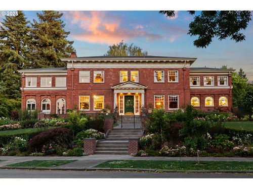 3360 Se Ankeny St, Portland, OR, 97214-1946 | Card Image
