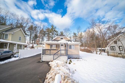 1026 Route 211 W, Middletown, NY, 10940-7637 | Card Image