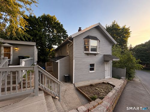 94 Wall St, Waterbury, CT, 06705-1136 | Card Image