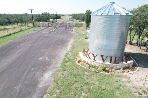 33 Utopia Frst, D Hanis, TX, 78850 | Card Image