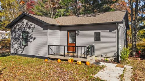 11739 E State St, Fife Lake, MI, 49633-9149 | Card Image