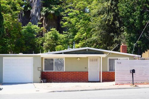 704 Galopago St., Spring Valley, CA, 91977 | Card Image