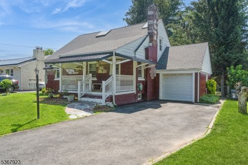 571 Greenbrook Rd, North Plainfield, NJ, 07063-1758 | Card Image
