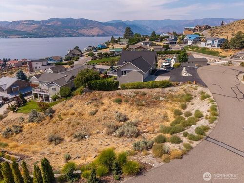 131 Monte Carlo Dr, Chelan, WA, 98816-9545 | Card Image