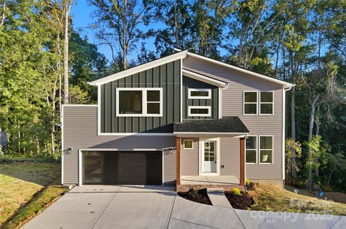 131 Wood Acre Dr, Mooresville, NC, 28115-5751 | Card Image