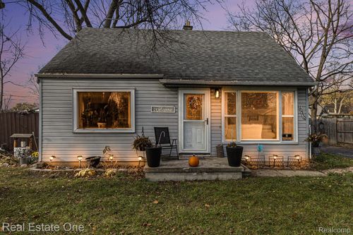 20230 Empire St, Taylor, MI, 48180-4360 | Card Image