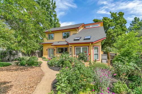 700 Clay St, Ashland, OR, 97520-1420 | Card Image
